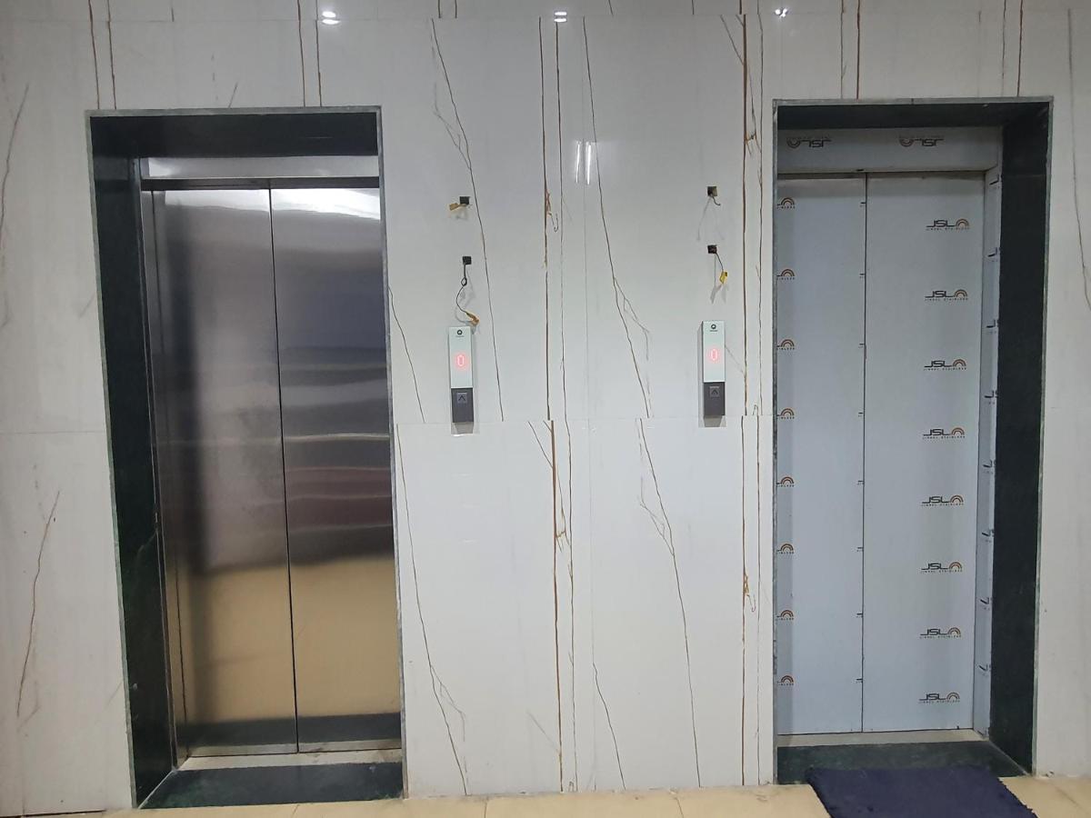 Osi Apartments Khar West Bombaim Exterior foto