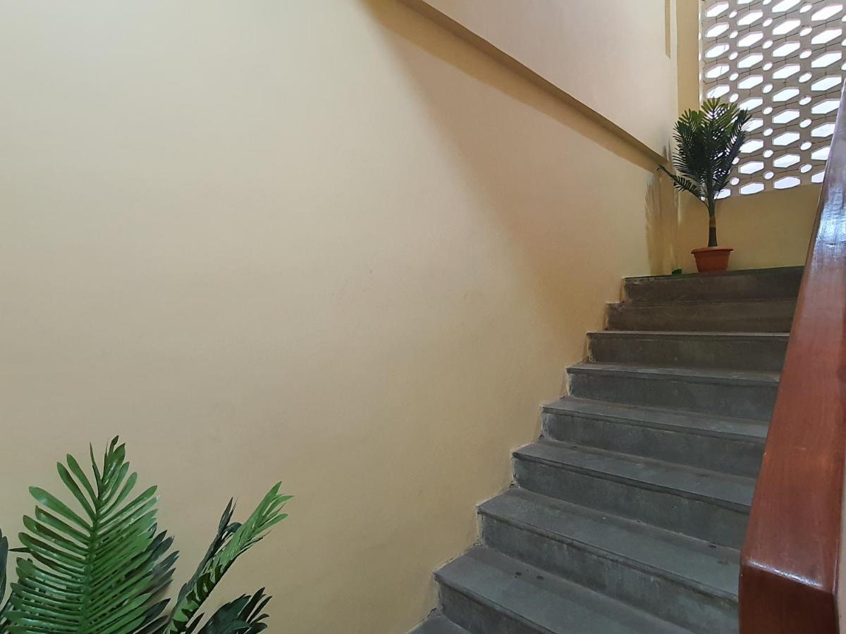 Osi Apartments Khar West Bombaim Exterior foto